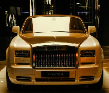 golden rolls royce phantom drophead coup