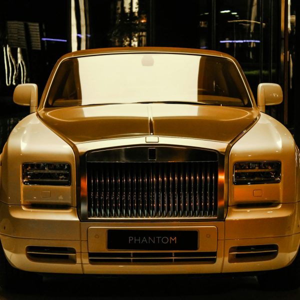 golden rolls royce phantom drophead coup